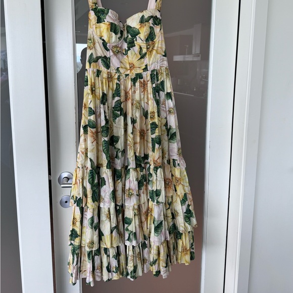 Dolce and Gabanna - Picture 3 of 5